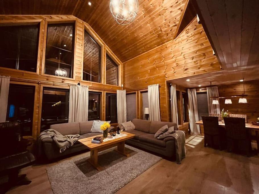 Cabin In Beautiful Surroundings At Harpefossen Nordfjordeid Exterior foto