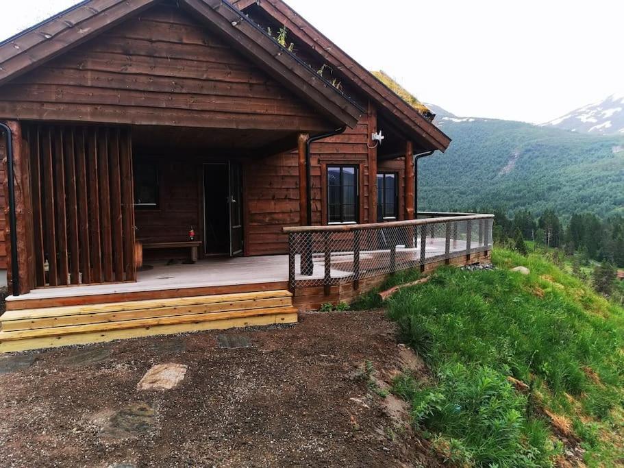 Cabin In Beautiful Surroundings At Harpefossen Nordfjordeid Exterior foto