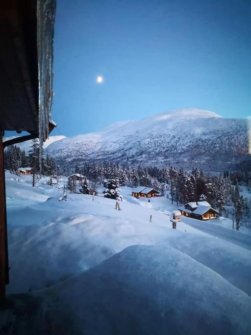 Cabin In Beautiful Surroundings At Harpefossen Nordfjordeid Exterior foto